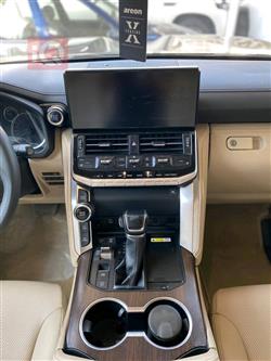 تۆیۆتا لاند کروزەر